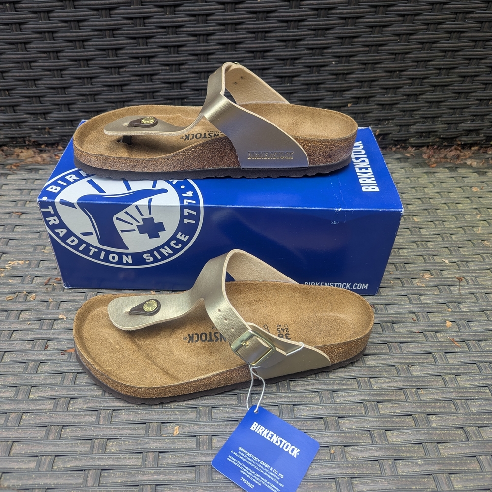 Birkenstock Gizeh 38 Metallic Gold Flip Flop Style Sandal